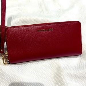 Michael kors jet set leather continental wristlet